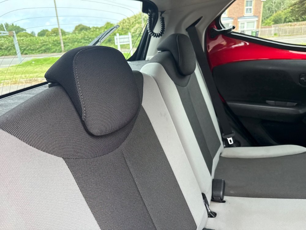 TOYOTA AYGO 1.0 VVT I X PLAY HATCHBACK 5DR PETROL MANUAL EURO 5 EURO...